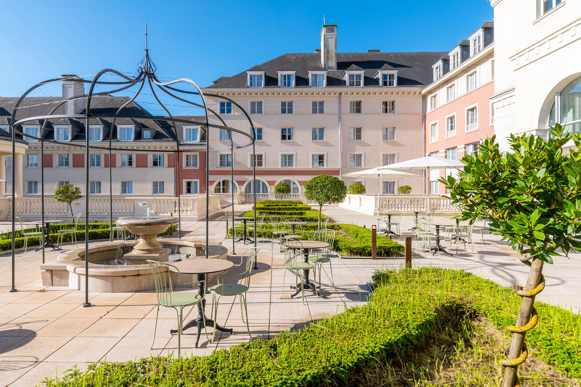 Dream Castle Hotel - Paris Disney hotels